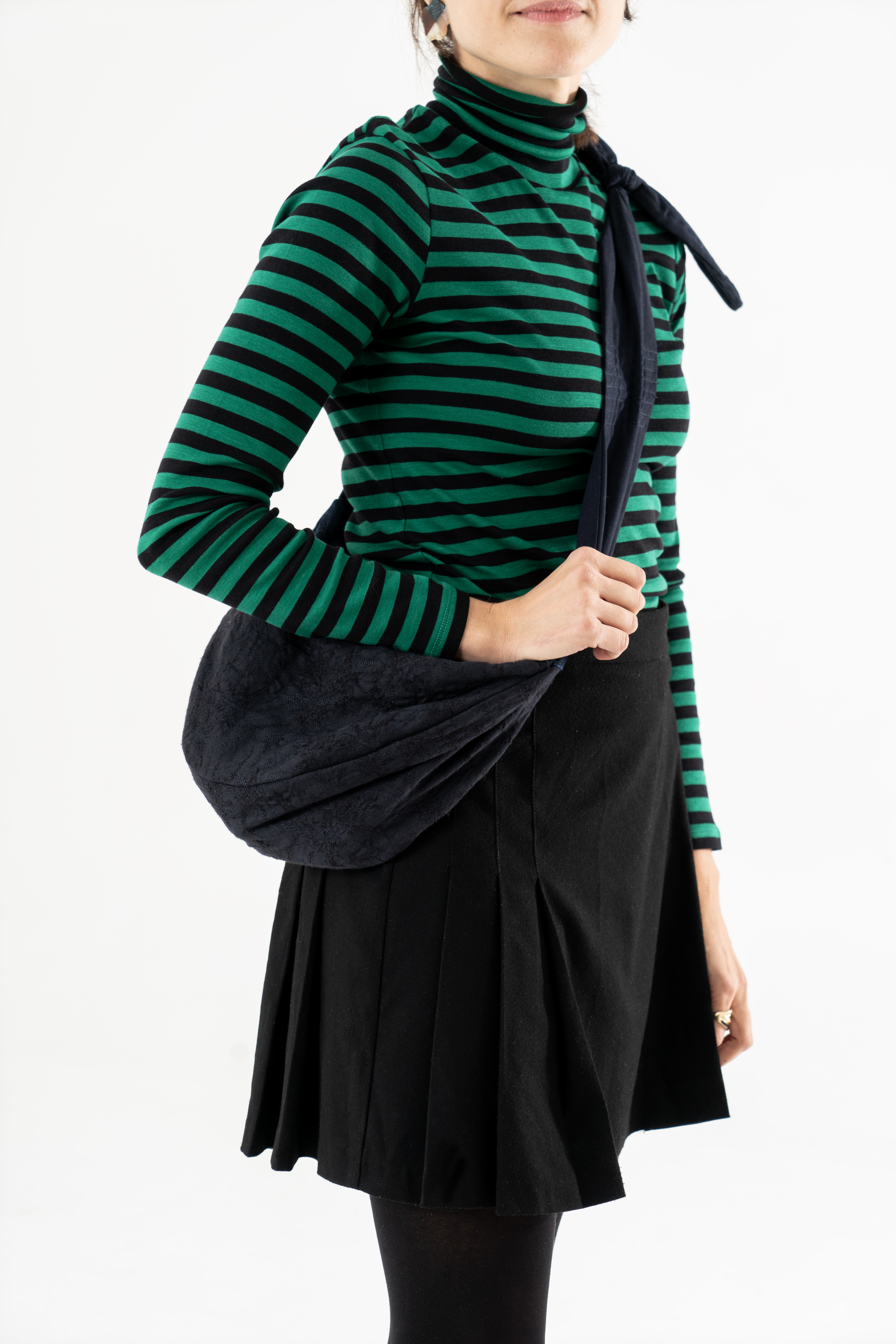 Curs de costura a La Garriga, Barcelona. Dona amb la ronyonera Hind. Patró a Miona Fashion Shop